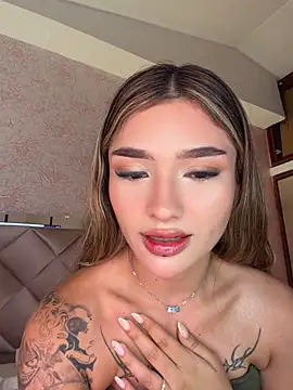 Arianavillada online show from May 17, 2026, 3:39 am