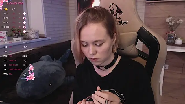 Snapshot of lucy_mirror chatting on September 9, 2025, 8:29 pm lucy mirror online show from September 9, 2025, 8:29 pm