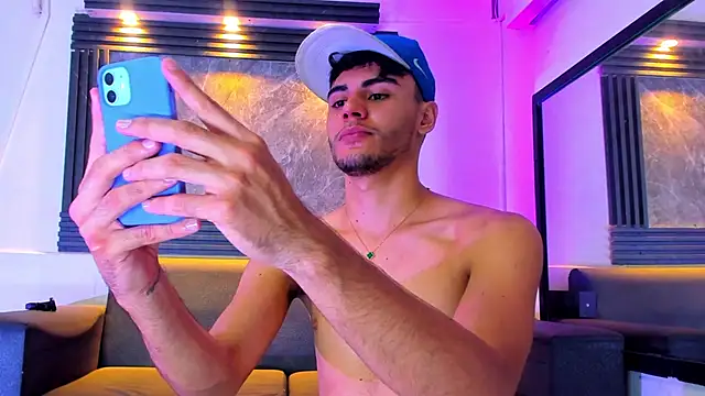 liam genner  online show from November 14, 2025, 8:12 pm