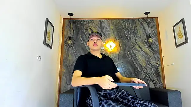 liam genner  online show from March 6, 2025, 7:54 pm