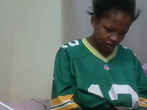 Snapshot of queen-sasha chatting on November 18, 2025, 7:11 am queen-sasha online show from November 18, 2025, 7:11 am