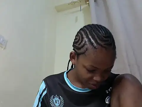 Snapshot of queen-sasha chatting on May 4, 2026, 7:33 am queen-sasha online show from May 4, 2026, 7:33 am