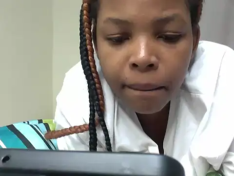 Snapshot of queen-sasha chatting on October 13, 2025, 2:18 pm queen-sasha online show from October 13, 2025, 2:18 pm