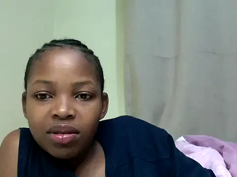 Snapshot of queen-sasha chatting on May 13, 2026, 12:39 am queen-sasha online show from May 13, 2026, 12:39 am