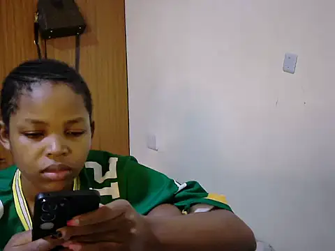 Snapshot of queen-sasha chatting on September 28, 2025, 6:48 pm queen-sasha online show from September 28, 2025, 6:48 pm