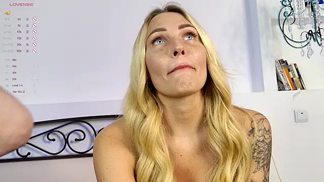 Snapshot of Hotel__California chatting on October 26, 2025, 9:10 am Hotel California online show from October 26, 2025, 9:10 am