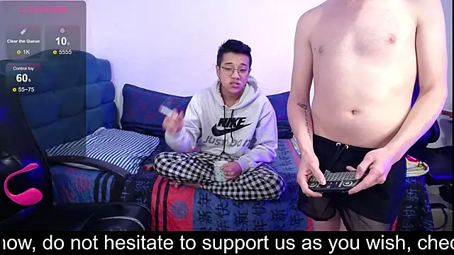 Snapshot of savagesboys chatting on December 21, 2024, 10:17 am savagesboys online show from December 21, 2024, 10:17 am