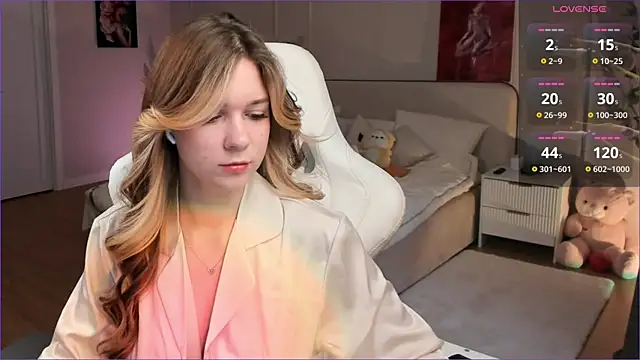 Snapshot of Frau_Lina chatting on May 17, 2026, 4:29 pm Frau Lina online show from May 17, 2026, 4:29 pm