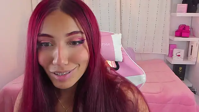 Snapshot of veronicaxx69 chatting on September 24, 2025, 2:07 am veronicaxx69 online show from September 24, 2025, 2:07 am