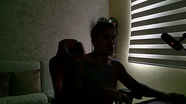 Snapshot of AdanReilly chatting on March 22, 2025, 5:52 pm AdanReilly online show from March 22, 2025, 5:52 pm