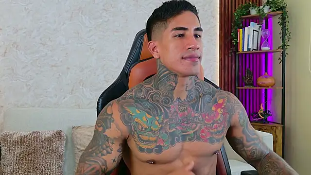 Snapshot of AdanReilly chatting on November 8, 2025, 2:20 pm AdanReilly online show from November 8, 2025, 2:20 pm