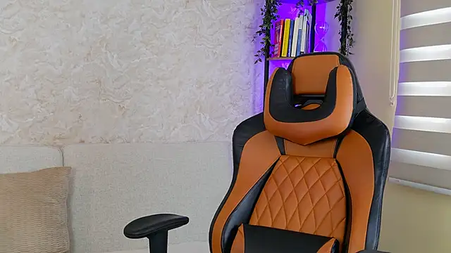 Snapshot of AdanReilly chatting on December 29, 2024, 7:53 pm AdanReilly online show from December 29, 2024, 7:53 pm