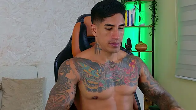 Snapshot of AdanReilly chatting on March 15, 2025, 3:51 am AdanReilly online show from March 15, 2025, 3:51 am