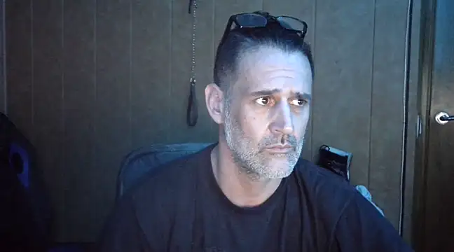 Snapshot of Lia_Y_PatrickX chatting on March 7, 2025, 5:17 pm Lia Y PatrickX online show from March 7, 2025, 5:17 pm