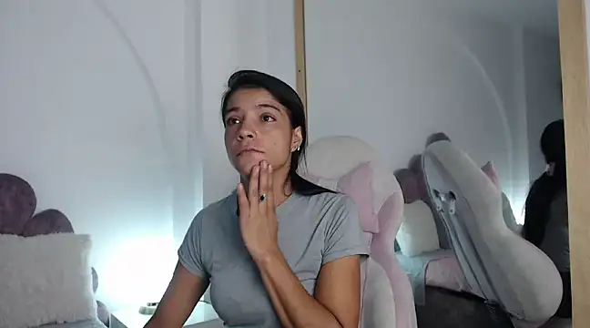 Snapshot of Hellen__4master chatting on February 9, 2025, 11:14 am Hellen 4master online show from February 9, 2025, 11:14 am