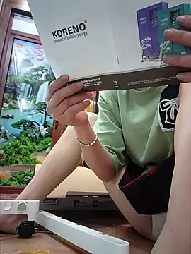 zizi public online show from March 3, 2025, 3:27 am