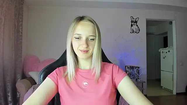 Snapshot of RouseReed chatting on June 21, 2026, 6:41 am RouseReed online show from June 21, 2026, 6:41 am