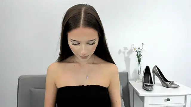 Snapshot of EmilyDarling chatting on October 23, 2025, 8:07 pm EmilyDarling online show from October 23, 2025, 8:07 pm