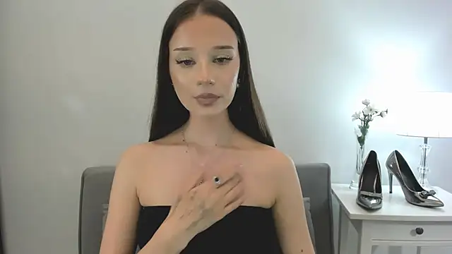 Snapshot of EmilyDarling chatting on September 24, 2025, 8:04 pm EmilyDarling online show from September 24, 2025, 8:04 pm