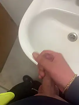 FrutenFratenR9 online show from September 26, 2025, 10:38 pm