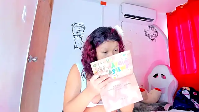 Emily Coper18 online show from February 16, 2026, 1:54 pm