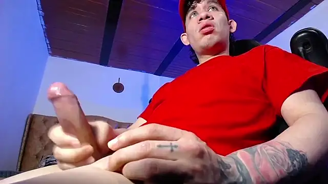 cute eidenx online show from April 18, 2026, 8:42 pm