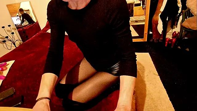 Snapshot of Hot_Colettte chatting on November 20, 2025, 8:31 pm Hot Colettte online show from November 20, 2025, 8:31 pm