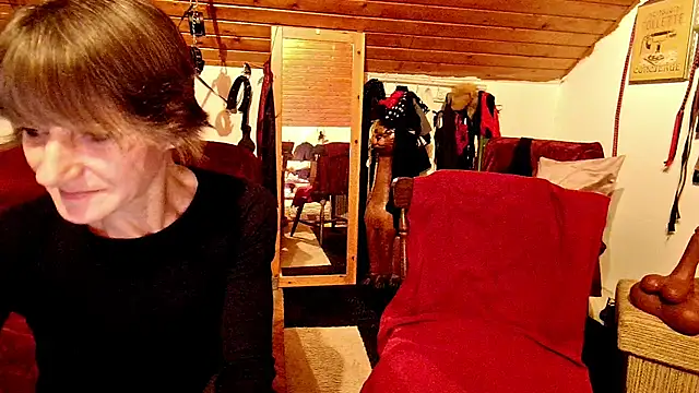 Hot Colettte online show from January 11, 2026, 3:24 am