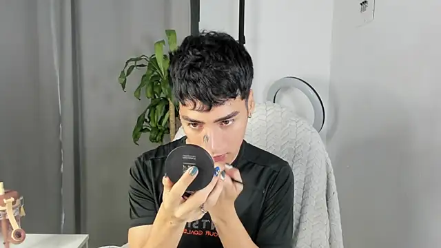 sebas rose online show from December 4, 2025, 1:43 pm