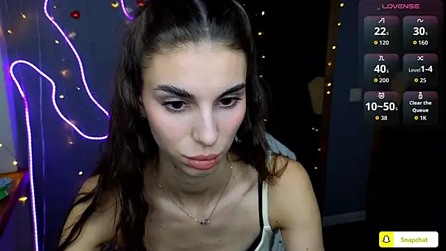 Snapshot of EmmyGreans chatting on September 30, 2025, 12:11 pm EmmyGreans online show from September 30, 2025, 12:11 pm