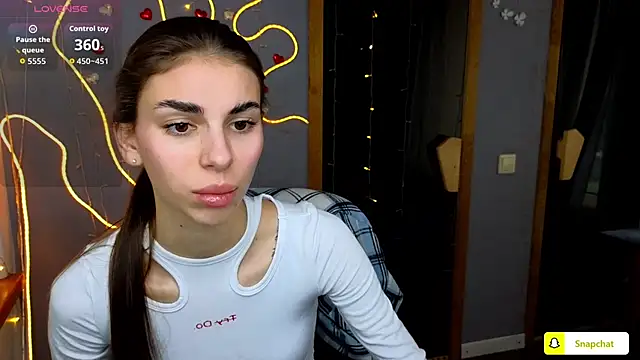 Snapshot of EmmyGreans chatting on October 7, 2025, 5:41 am EmmyGreans online show from October 7, 2025, 5:41 am