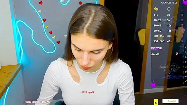 Snapshot of EmmyGreans chatting on February 18, 2025, 1:00 pm EmmyGreans online show from February 18, 2025, 1:00 pm