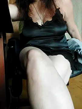 Snapshot of ViolaBloom chatting on July 25, 2026, 12:22 pm ViolaBloom online show from July 25, 2026, 12:22 pm