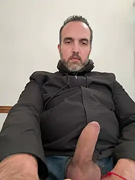 Snapshot of leon3875 chatting on July 29, 2026, 3:22 pm leon3875 online show from July 29, 2026, 3:22 pm