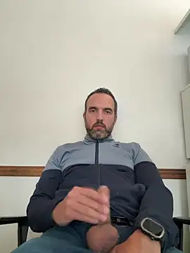 leon3875 online show from March 3, 2026, 3:19 pm