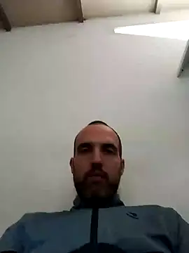 leon3875 online show from December 18, 2024, 3:33 pm