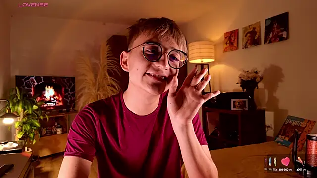 Snapshot of Mr_evan1 chatting on September 9, 2025, 12:47 pm Mr evan1 online show from September 9, 2025, 12:47 pm