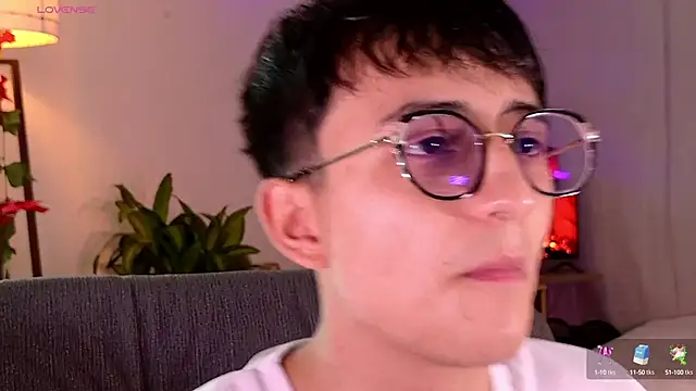 Snapshot of Mr_evan1 chatting on March 17, 2025, 2:56 pm Mr evan1 online show from March 17, 2025, 2:56 pm