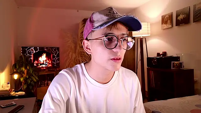 Snapshot of Mr_evan1 chatting on November 1, 2025, 4:01 pm Mr evan1 online show from November 1, 2025, 4:01 pm