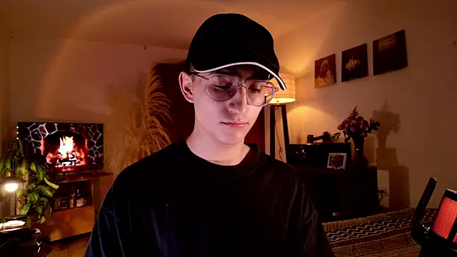 Snapshot of Mr_evan1 chatting on October 11, 2025, 4:30 pm Mr evan1 online show from October 11, 2025, 4:30 pm