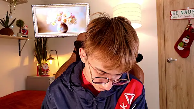 Snapshot of Mr_evan1 chatting on November 26, 2025, 2:39 pm Mr evan1 online show from November 26, 2025, 2:39 pm