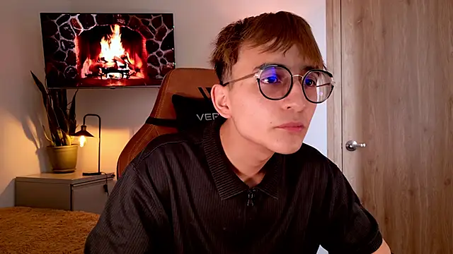 Snapshot of Mr_evan1 chatting on November 11, 2025, 3:07 pm Mr evan1 online show from November 11, 2025, 3:07 pm