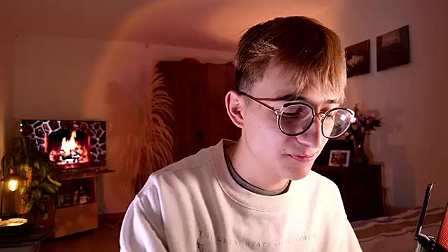 Snapshot of Mr_evan1 chatting on October 13, 2025, 4:08 pm Mr evan1 online show from October 13, 2025, 4:08 pm