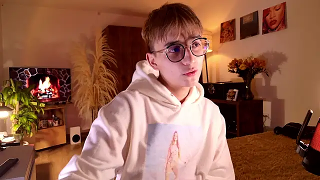 Snapshot of Mr_evan1 chatting on September 16, 2025, 4:19 pm Mr evan1 online show from September 16, 2025, 4:19 pm