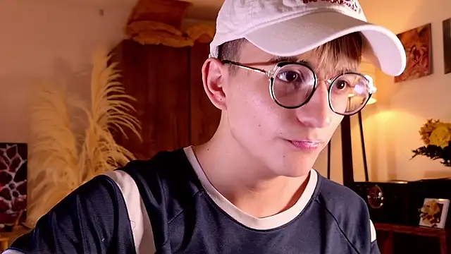 Snapshot of Mr_evan1 chatting on September 13, 2025, 4:07 pm Mr evan1 online show from September 13, 2025, 4:07 pm