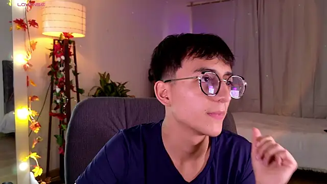 Snapshot of Mr_evan1 chatting on March 8, 2025, 1:36 pm Mr evan1 online show from March 8, 2025, 1:36 pm