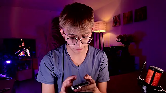 Snapshot of Mr_evan1 chatting on September 18, 2025, 3:26 pm Mr evan1 online show from September 18, 2025, 3:26 pm