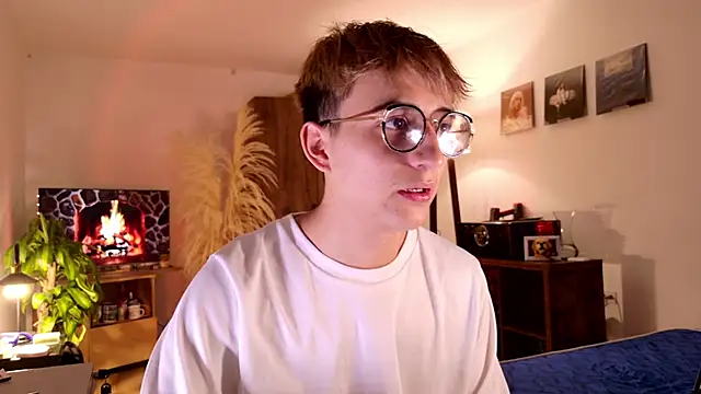 Snapshot of Mr_evan1 chatting on October 28, 2025, 4:06 pm Mr evan1 online show from October 28, 2025, 4:06 pm