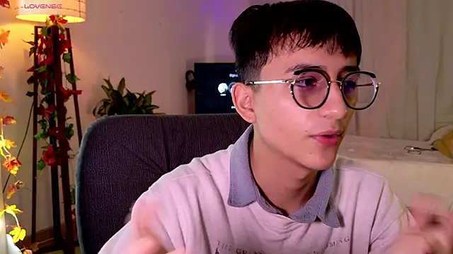 Snapshot of Mr_evan1 chatting on March 13, 2025, 3:39 pm Mr evan1 online show from March 13, 2025, 3:39 pm