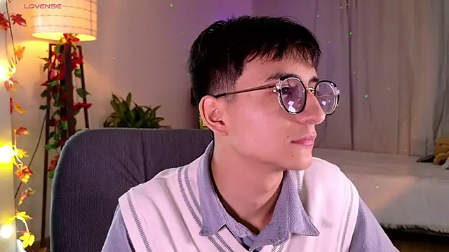 Snapshot of Mr_evan1 chatting on March 10, 2025, 2:05 pm Mr evan1 online show from March 10, 2025, 2:05 pm